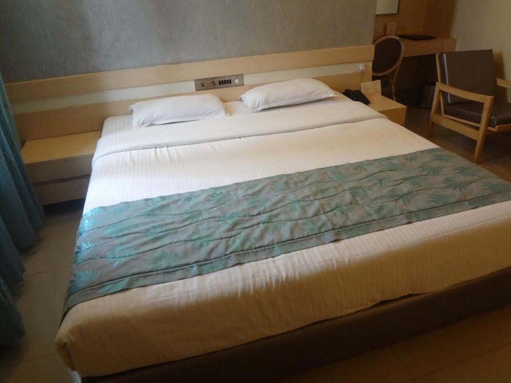 Hotel Diplomat, Colaba Мумбай Екстериор снимка